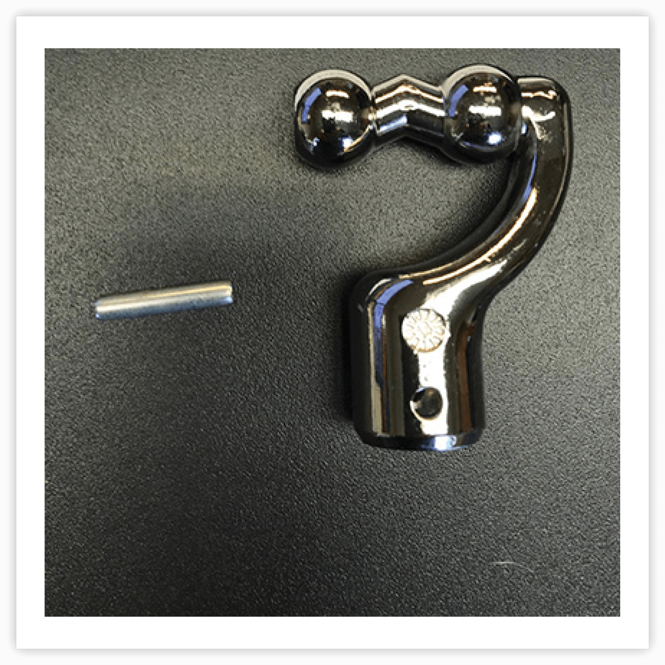 Auction manoeuvring to awning Retractable Universal Crank Handle